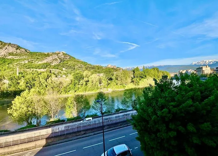 شقة Centre, Calme & Equipe Avec Parking Prive