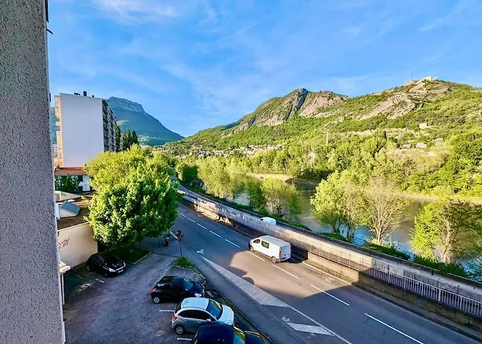 شقة Centre, Calme & Equipe Avec Parking Prive *
